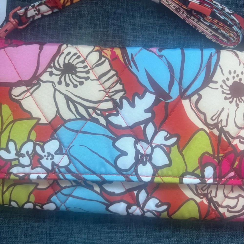 NWT Vera Bradley Midday Garden Wallet Crossbody Bag. Ultralight.